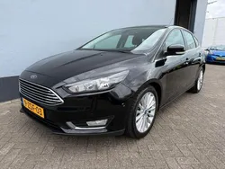 Zwart, metallic lak Gebruikt 2015 Ford Focus Hatchback | € 8.250 (Goede deal)