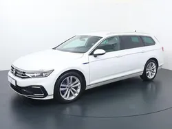 Wit Gebruikt 2020 VW Passat Business Stationwagen | € 29.840 (Duur)