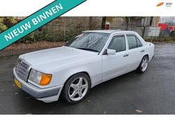 Wit Gebruikt 1990 Mercedes E230 Sedan | € 3.499