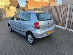 Grijs (metallic) Gebruikt 2008 VW Fox Trendline Hatchback | € 1.300 (Goede deal)