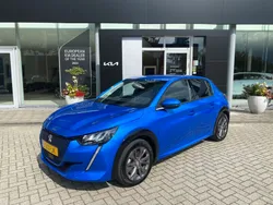 Blauw, metallic lak Gebruikt 2020 Peugeot e-208 Allure Hatchback | € 19.950 (Eerlijke prijs)