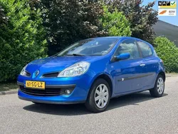 Blauw Gebruikt 2006 Renault Clio II Dynamique Hatchback | € 4.950 (Eerlijke prijs)
