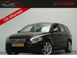 Paars, metallic lak Gebruikt 2005 Volvo V50 Momentum Stationwagen | € 4.995 (Eerlijke prijs)
