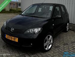 Zwart Gebruikt 2006 Mazda 2 Sportive MPV | € 2.750 (Iets duurder)