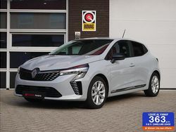 Grijs Gebruikt 2024 Renault Clio V Hatchback | € 22.450 (Eerlijke prijs)
