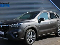 Grijs, metallic lak Gebruikt 2024 Suzuki SX4 S-Cross Style SUV | € 28.945 (Iets duurder)