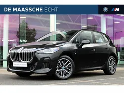 Saphirschwarz (donker zwart metallic) Gebruikt 2023 BMW 230e Active Tourer Comfort Edition MPV | € 40.950