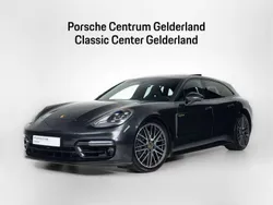 Vulkaangrijs metallic Gebruikt 2024 Porsche Panamera 4 Platinum Edition Sedan | € 119.900 (Iets duurder)