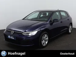 Blauw, metallic lak Gebruikt 2021 VW Golf VIII Business Hatchback | € 25.900 (Eerlijke prijs)