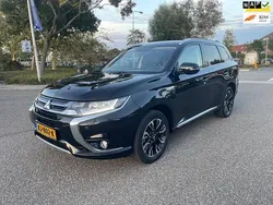 Zwart Gebruikt 2016 Mitsubishi Outlander Edition SUV | € 11.995 (Goede deal)