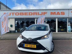 Wit Gebruikt 2017 Toyota Aygo Hatchback | € 7.450 (Eerlijke prijs)