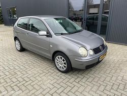 Grijs Gebruikt 2004 VW Polo Hatchback | € 999 (Eerlijke prijs)