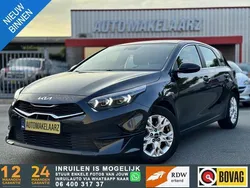 Zwart Gebruikt 2022 Kia Ceed Hatchback | € 21.940 (Eerlijke prijs)