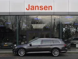 Grijs, metallic lak Gebruikt 2021 VW Passat Business Stationwagen | € 36.450