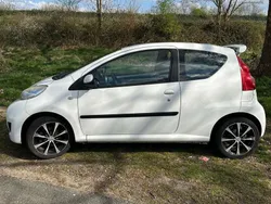 Wit Gebruikt 2009 Peugeot 107 Hatchback | € 3.495 (Eerlijke prijs)