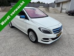 Wit Gebruikt 2017 Mercedes B250e Prestige MPV | € 8.999