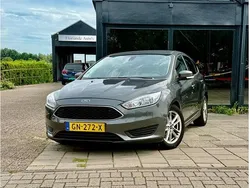 Grijs Gebruikt 2015 Ford Focus Trend Hatchback | € 6.950 (Eerlijke prijs)