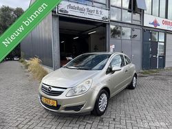 Geel Gebruikt 2007 Opel Corsa Business Hatchback | € 1.799 (Goede deal)