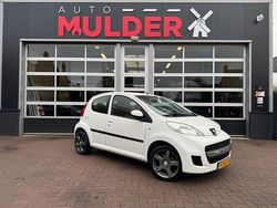 Wit Gebruikt 2010 Peugeot 107 Urban Move Hatchback | € 3.450 (Eerlijke prijs)