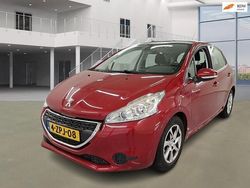 Rood Gebruikt 2014 Peugeot 208 Allure Hatchback | € 4.999 (Goede deal)