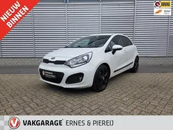 Wit Gebruikt 2012 Kia Rio Hatchback | € 5.499 (Eerlijke prijs)