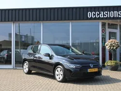 Zwart Gebruikt 2021 VW Golf VIII Hatchback | € 22.950 (Eerlijke prijs)