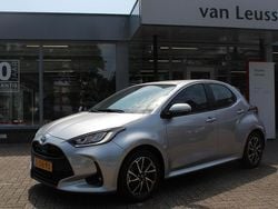 Grijs Gebruikt 2023 Toyota Yaris Hybrid Hatchback | € 21.640 (Eerlijke prijs)