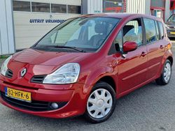 Rood (metallic) Gebruikt 2008 Renault Grand Modus MPV | € 3.500