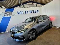 Grijs Gebruikt 2023 BMW 118 Basis Hatchback | € 25.750 (Goede deal)