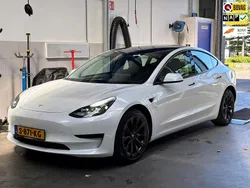Wit Gebruikt 2021 Tesla Model 3 Standard Range Sedan | € 23.990 (Eerlijke prijs)