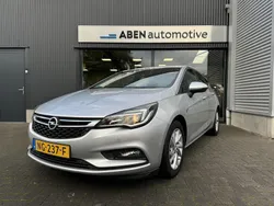 Grijs Gebruikt 2017 Opel Astra Edition Hatchback | € 10.945 (Eerlijke prijs)