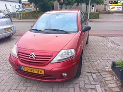 Rood Gebruikt 2003 Citroën C3 Exclusive Hatchback | € 999 (Eerlijke prijs)