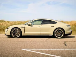 Grijs Gebruikt 2023 Porsche Taycan GTS Edition Sedan | € 94.500