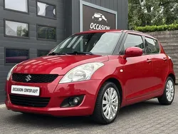 Rood, metallic lak Gebruikt 2011 Suzuki Swift Hatchback | € 6.950 (Eerlijke prijs)