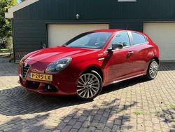 Rood Gebruikt 2015 Alfa Romeo Giulietta Quadrifoglio Verde Hatchback | € 10.499 (Eerlijke prijs)