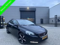 Zwart Gebruikt 2014 Volvo V40 R-Design Stationwagen | € 4.299 (Super prijs)
