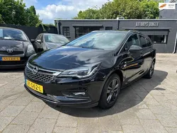 Zwart, metallic lak Gebruikt 2019 Opel Astra Edition Stationwagen | € 11.450 (Eerlijke prijs)