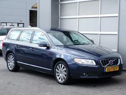 Blauw Gebruikt 2012 Volvo V70 Stationwagen | € 9.950 (Eerlijke prijs)