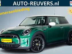 Groen, metallic lak Gebruikt 2022 Mini Cooper Collection Hatchback | € 18.900 (Eerlijke prijs)
