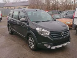 Zwart Gebruikt 2016 Dacia Lodgy Stepway MPV | € 9.950 (Eerlijke prijs)
