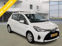 Wit Gebruikt 2016 Toyota Yaris Hatchback | € 13.999 (Eerlijke prijs)