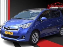 Blauw Gebruikt 2014 Toyota Verso-S Comfort MPV | € 11.940 (Eerlijke prijs)