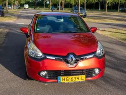 Rood Gebruikt 2015 Renault Clio IV Dynamique Hatchback | € 7.750 (Eerlijke prijs)