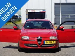 Rood Gebruikt 2001 Alfa Romeo 147 Distinctive Hatchback | € 1.499 (Super prijs)