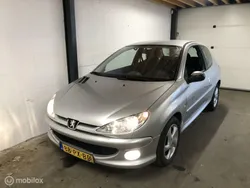 Hatchback Gebruikt 2005 Peugeot 206 Quiksilver Hatchback | € 1.950 (Eerlijke prijs)