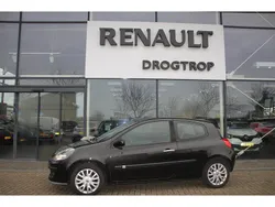 Zwart Gebruikt 2006 Renault Clio II Dynamique Hatchback | € 4.495 (Iets duurder)