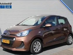 Bruin metallic Gebruikt 2017 Hyundai i10 GO! Hatchback | € 7.945 (Eerlijke prijs)