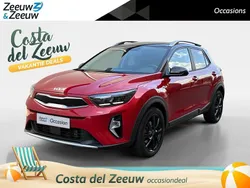 Signal red/black m Gebruikt 2023 Kia Stonic 2 SUV | € 20.895 (Eerlijke prijs)
