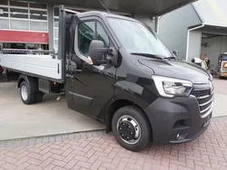 Zwart Nieuw 2024 Renault Master Van | € 38.850 (Goede deal)