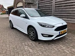 Wit Gebruikt 2017 Ford Focus ST-Line Stationwagen | € 12.750 (Eerlijke prijs)